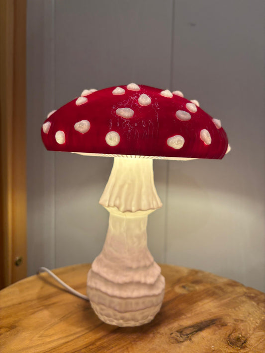 Kleine rote Pilzlampe mit warmem LED Licht und USB Anschluss