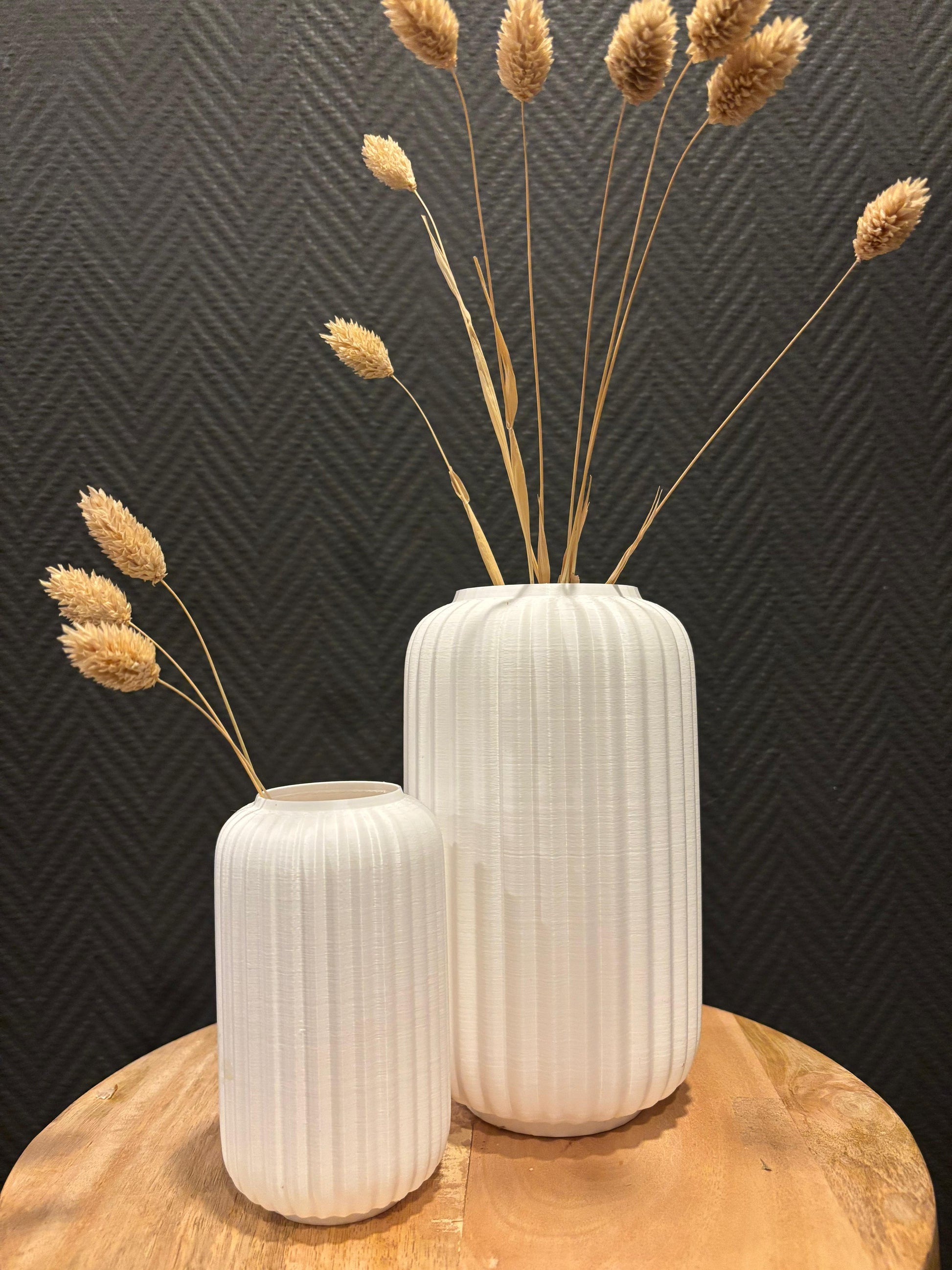 Designvase 2er Set in Weiß mit gerippter Struktur im Skandi-Stil