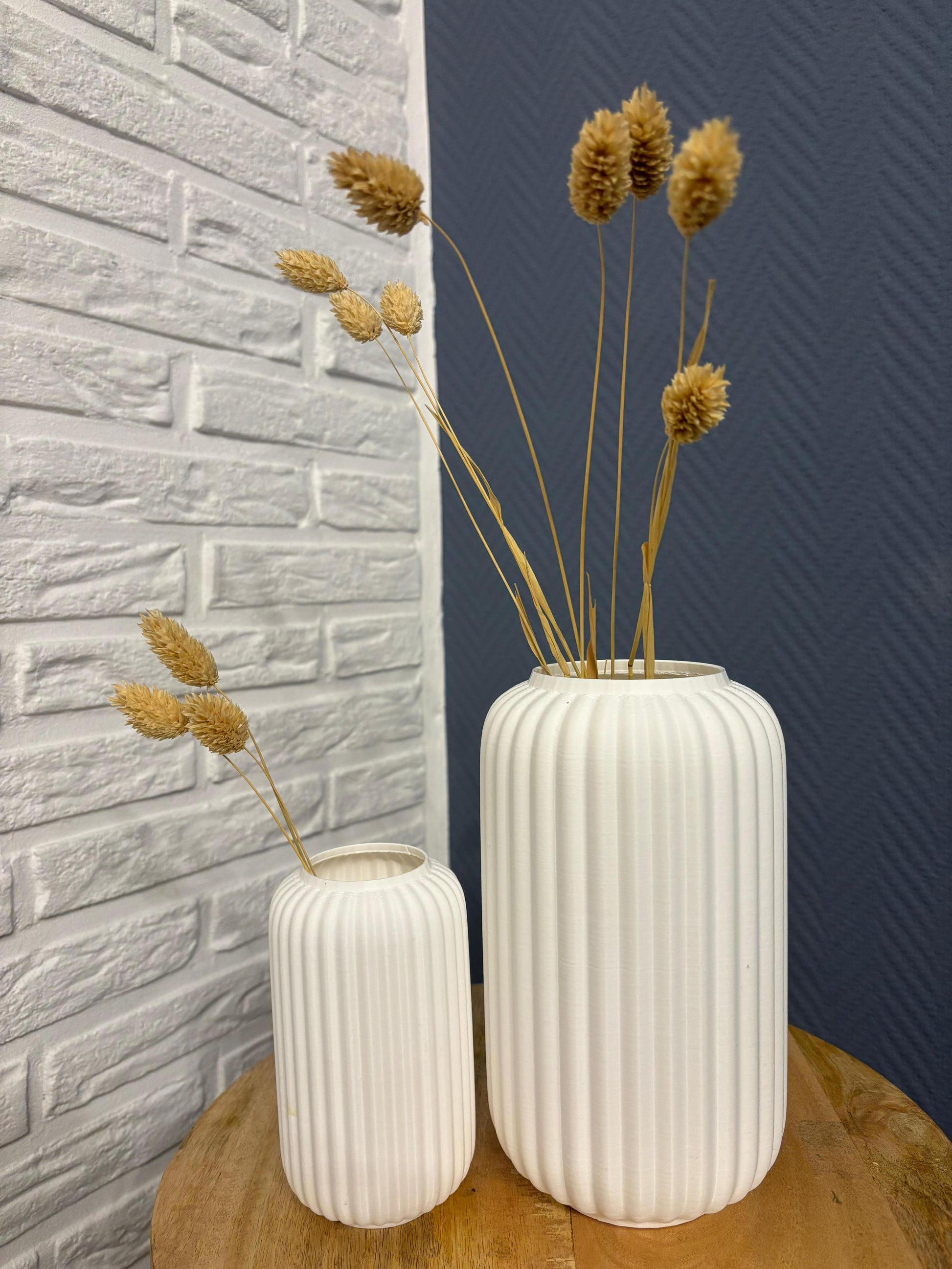 Gerippte Vase im skandinavischen Design als Wohnaccessoire