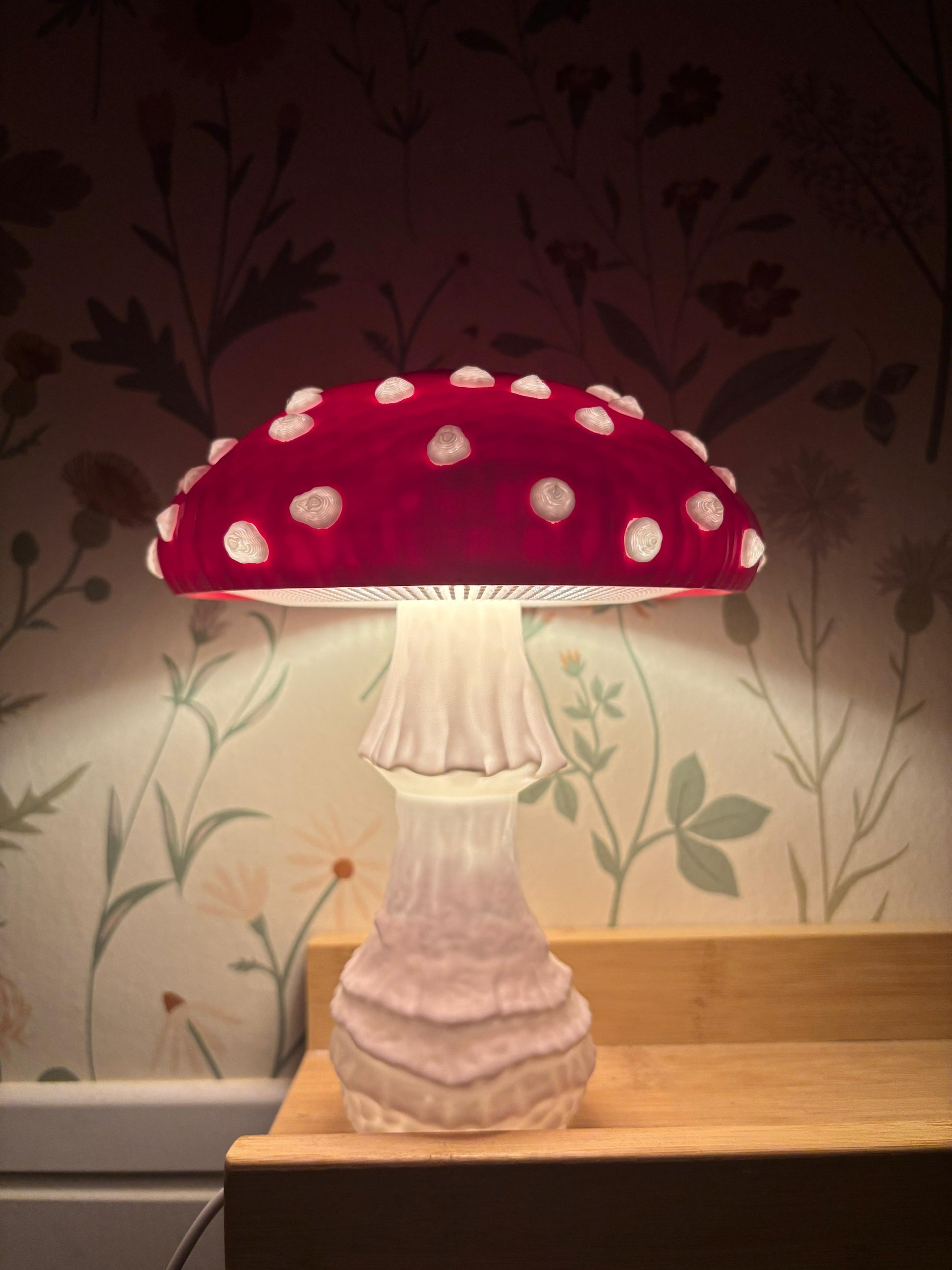 Kompakte Mini-Pilzlampe als LED-Nachtlicht im Mushroom-Design